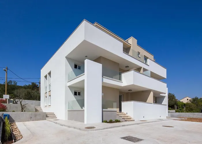 Apartments Alba 1
