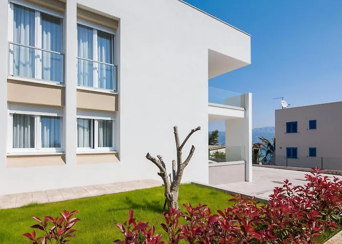Apartments Alba 1